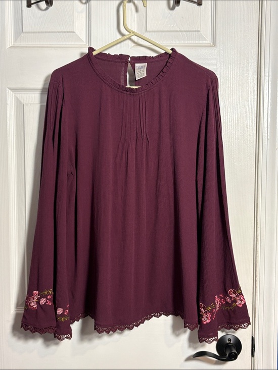 Time and Tru Tops - Time and Tru Burgundy Long-Sleeve Tunic Top with Floral Embroidered Cuffs Large